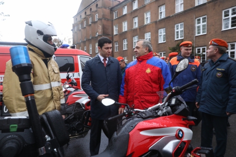 Министр передал калининградским спасателям и пожарным новую современную технику