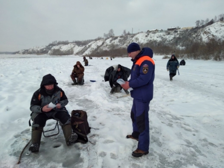 Профилактическая акция «Безопасный лед» помогает предотвратить трагедии на зимних водоемах