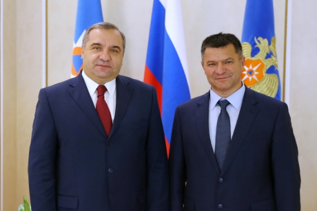 Глава МЧС России провел рабочую встречу с врио губернатора Приморского края