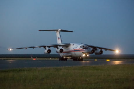 Самолет МЧС России  доставит в Приморье 45 пожарных десантников