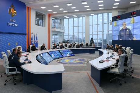 В МЧС России подвели итоги работы по вопросам социальной защищенности сотрудников