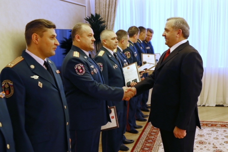 Министр Владимир Пучков поздравил высший офицерский состав МЧС России с присвоением специальных званий высшего начальствующего состава