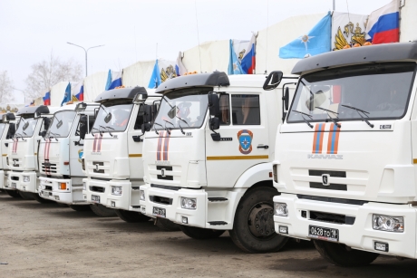 МЧС России завершило формирование 73-й автомобильной колонны с гуманитарной помощью для Донбасса