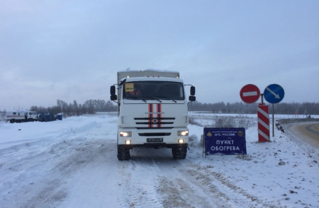 Сотрудники МЧС России развернули на федеральных автодорогах более 1300 пунктов обогрева и питания