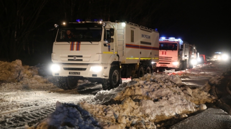 МЧС России направит в Орск спецборт для доставки проб ДНК родственников пострадавших при крушении самолета в Подмосковье (видео)