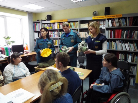 МЧС России планирует выпустить памятки по безопасности для слепых и слабовидящих на языке Брайля