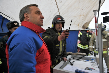 Спасатели завершают поисковую операцию на месте пожара в торговом центре в Кемерове