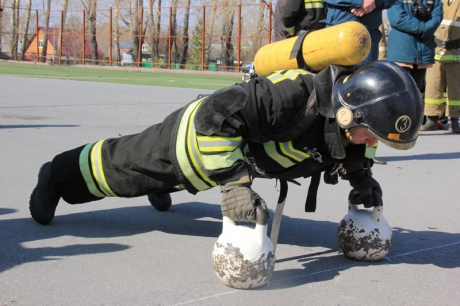 Пожарные ближнего зарубежья приняли спортивный вызов