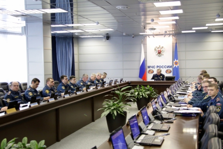 В МЧС России под руководством министра Владимира Пучкова состоялось оперативное селекторное совещание