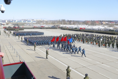 Парадный расчет МЧС России принял участие в первой совместной тренировке к Параду Победы