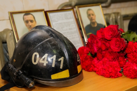 В Москве простились с пожарными, погибшими при спасении людей из горящей квартиры