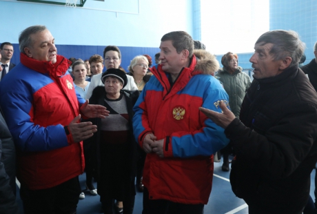 В Волгоградской области Владимир Пучков встретился с людьми, чьи дома были подготовлены в результате паводка