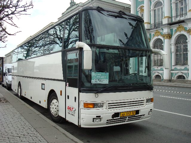 Аренда автобусов в СПб для развозки сотрудников и туристических групп