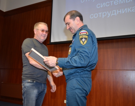 Ветеранам пожарной охраны Среднего Урала вручили государственные жилищные сертификаты