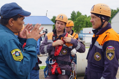 Спасатели международного класса МЧС России подтвердили свою квалификацию
