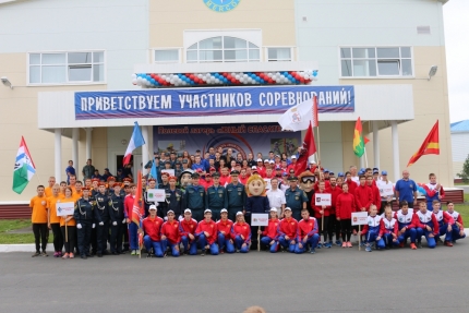 В Вытегре стартовал XIV Всероссийский полевой лагерь «Юный спасатель»