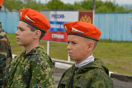 На базе Камчатского спасательном центра МЧС России работает уникальный летний лагерь «Юный спасатель-пожарный»