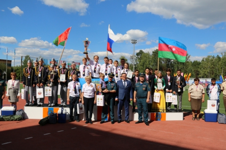 В Калуге наградили победителей IV Международных соревнований «Школа безопасности»