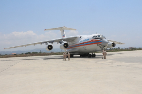 Самолет МЧС России доставил жителям Сирии свыше 30 тонн гуманитарной помощи