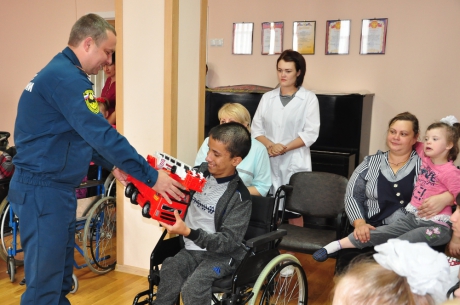 Ставропольские спасатели провели урок безопасности с особенными детьми