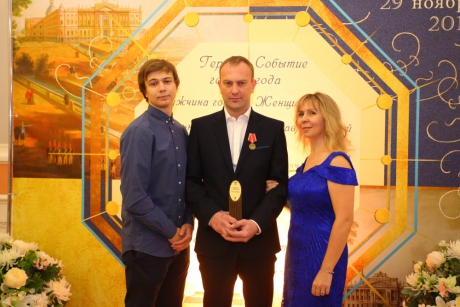 Петербуржец удостоился медали за спасение женщины-инвалида на пожаре