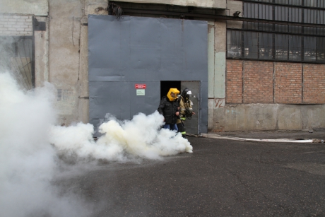В Кабардино-Балкарии состоялись учения по тушению пожара на заводе