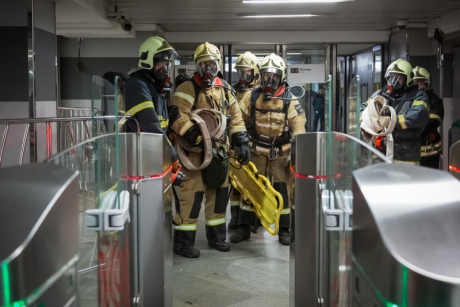 Московские огнеборцы отработали действия при пожаре в метрополитене