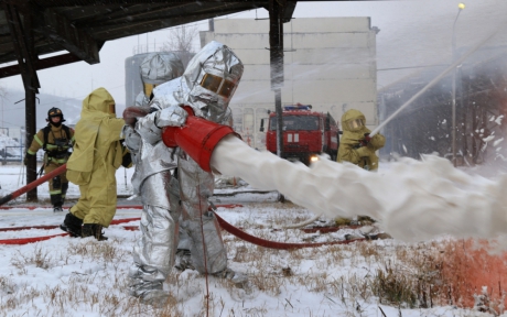 Пожарные Южно-Сахалинского пожарно-спасательного гарнизона провели учение по тушение возгорания на объекте электроэнергетики Пожарные Южно-Сахалинского пожарно-спасательного гарнизона провели учение по тушение возгорания на объекте электроэнергетики