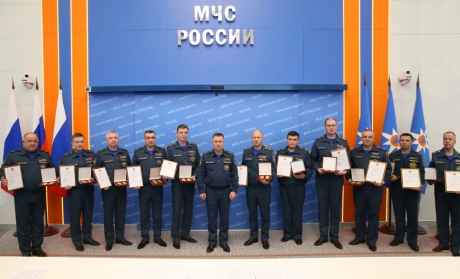 Указом Президента РФ сотрудникам МЧС России присвоены звания высших офицеров и специальные звания высшего начальствующего состава