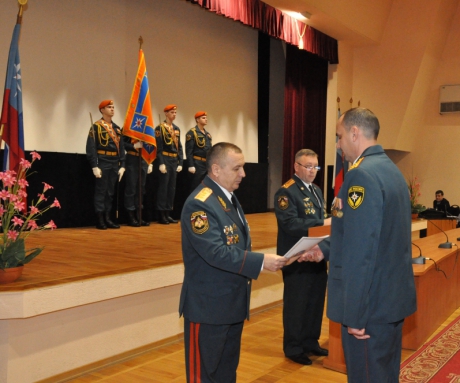 В Южном региональном центре МЧС России простились с Боевым Знаменем