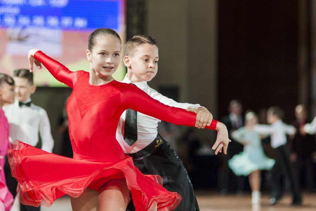 Бальные танцы для детей в Санкт-Петербурге: поводы записать ребенка в танцевальный клуб