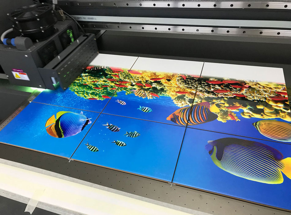 Широкоформатная УФ-печать: революция в мире графической продукции