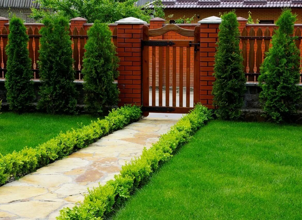 Как выбрать забор для своего дома?