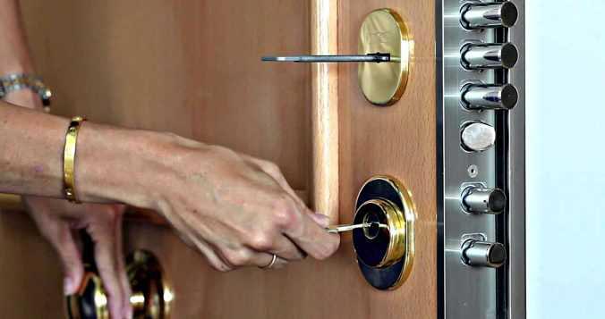 Преимущества металлических входных дверей: надежность и безопасность