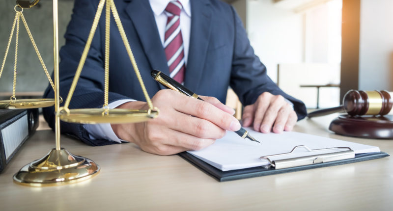 Адвокат по экономическим делам: как законно отстоять свою позицию в суде