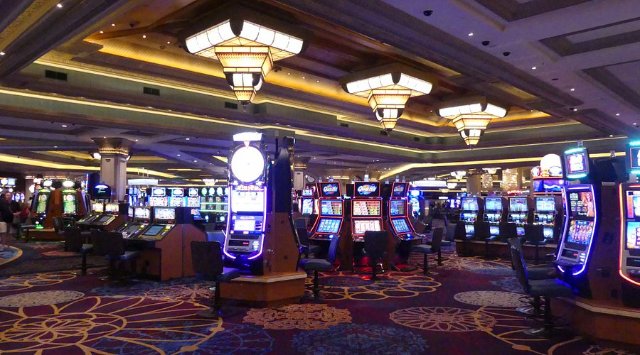 Завораживающий мир слотов на Martin Casino
